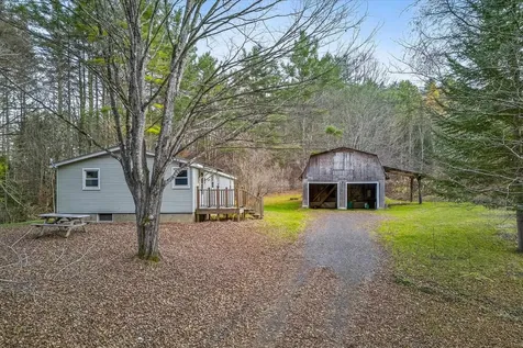 31 Beacon Hill Chelsea VT 05038