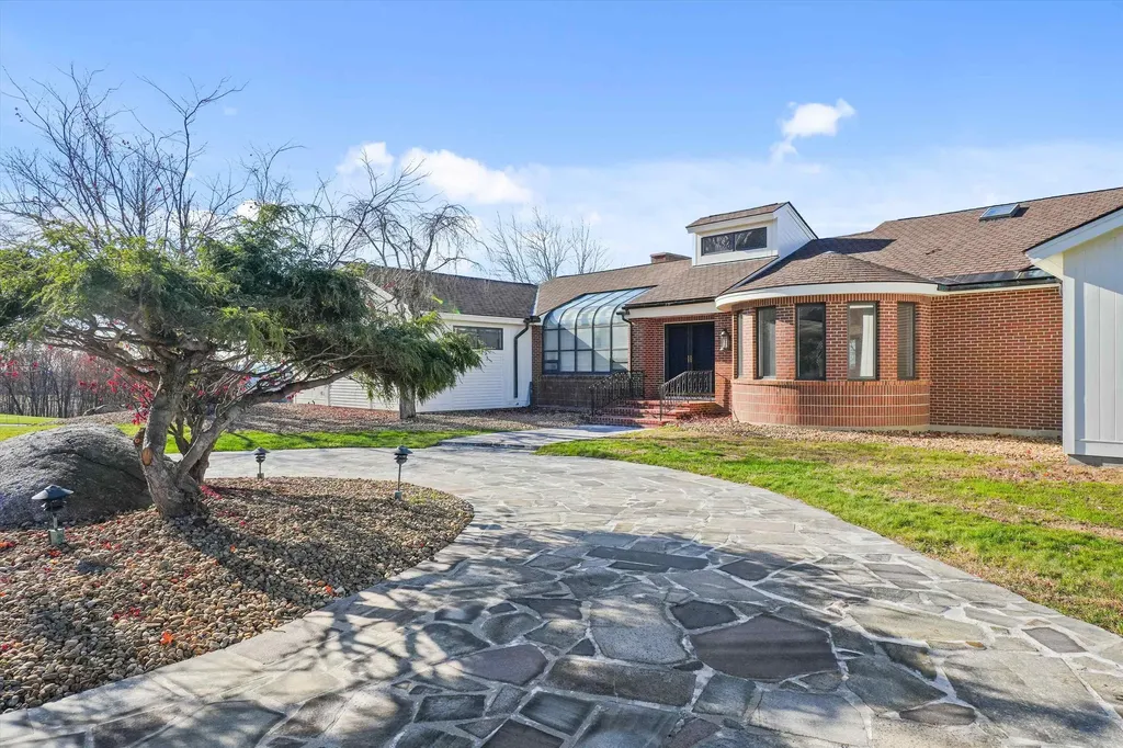 43 Sterling Place Bow NH 03044