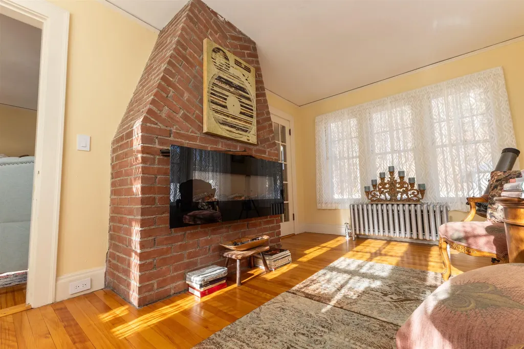 93 Myrtle Street Claremont NH 03743