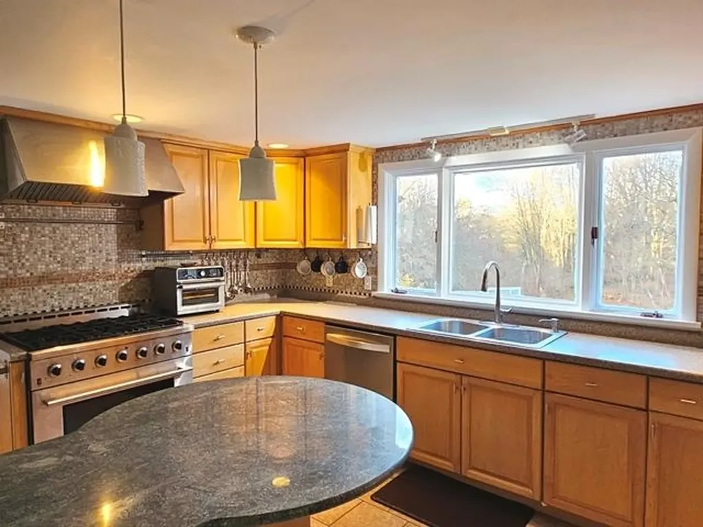 45 Blossom Street Keene NH 03431