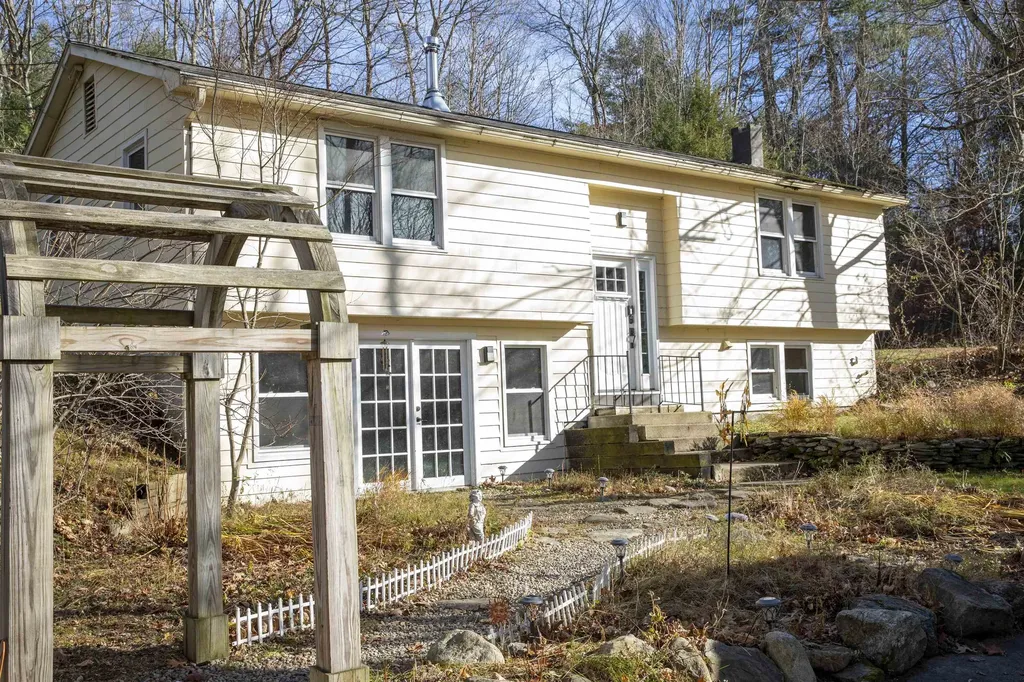 27 Old Mason Center Road Greenville NH 03048