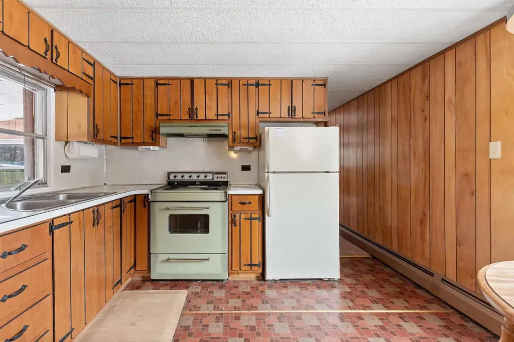 8 Stoney Brook Road Sunapee NH 03782