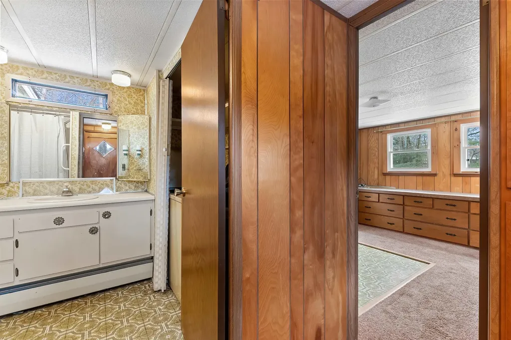 8 Stoney Brook Road Sunapee NH 03782