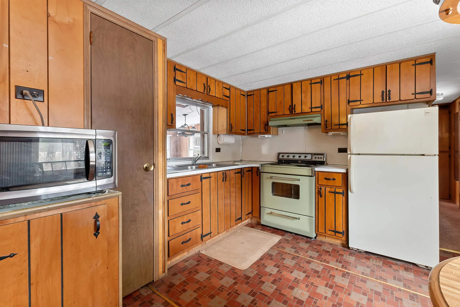 8 Stoney Brook Road Sunapee NH 03782