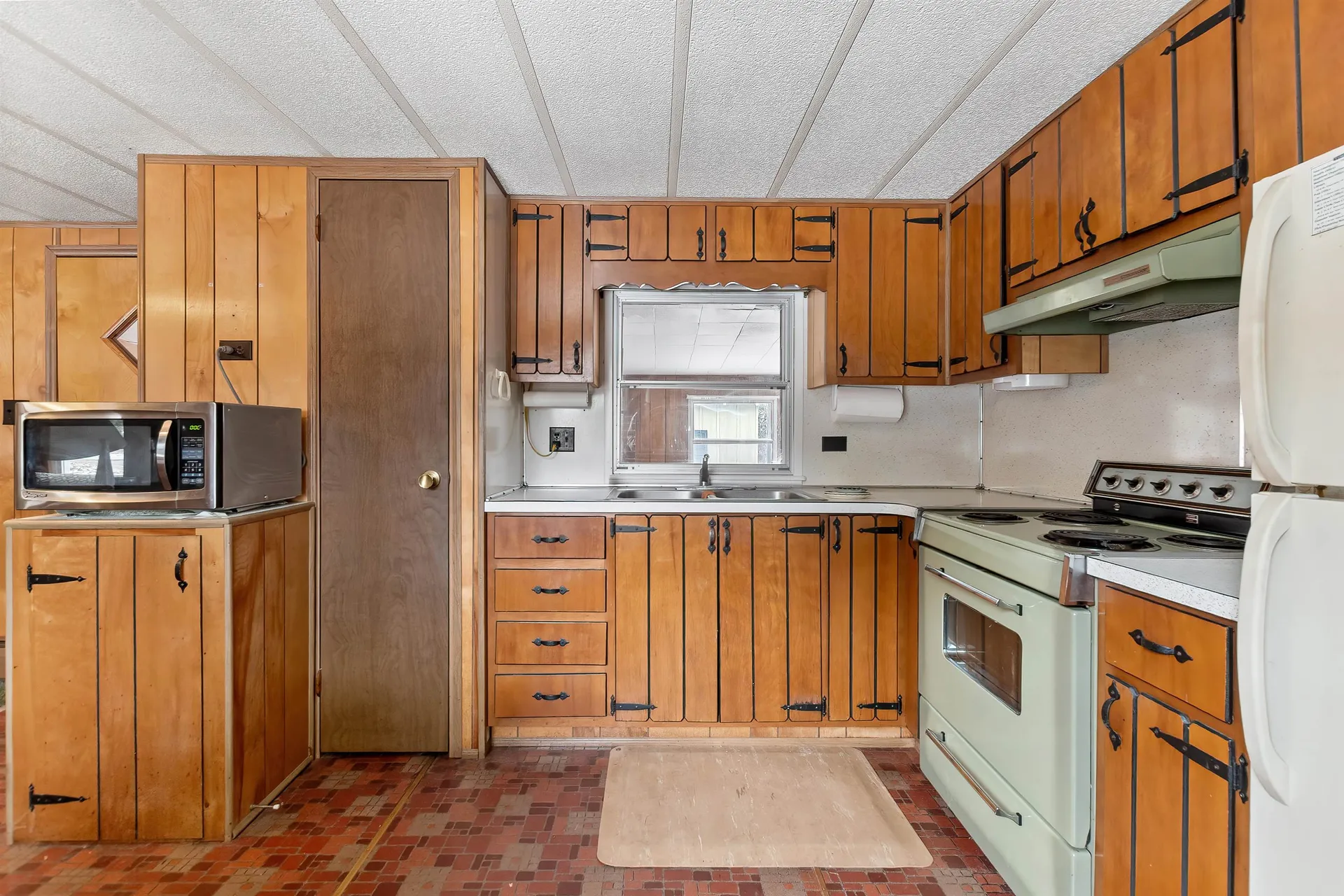 8 Stoney Brook Road Sunapee NH 03782