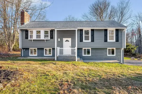 4 Melody Lane Pelham NH 03076