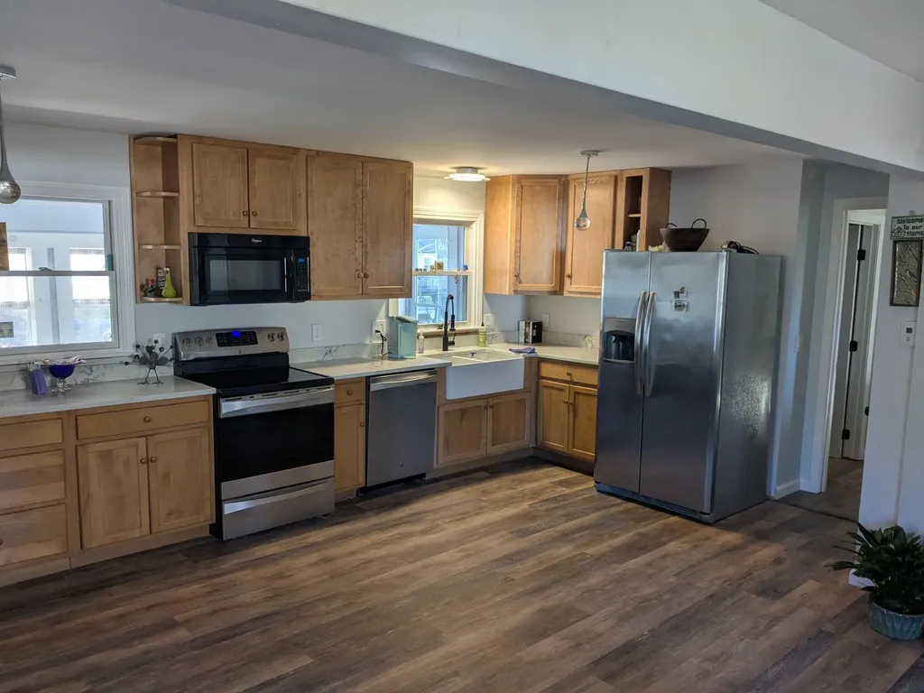 123 Warren Street Laconia NH 03246