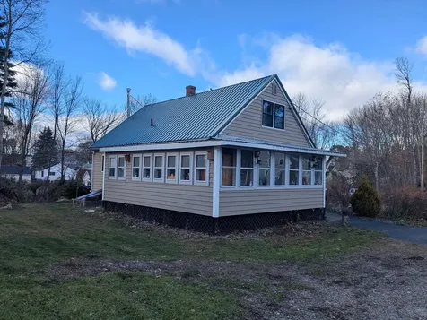 123 Warren Street Laconia NH 03246