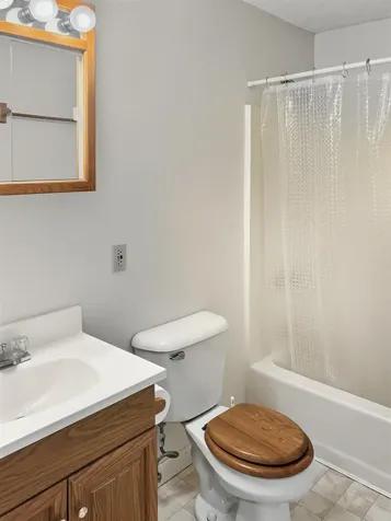 325 Lita Lane Newmarket NH 03857