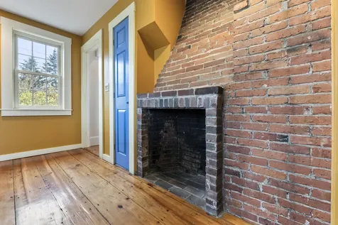 49 Exeter Road North Hampton NH 03862