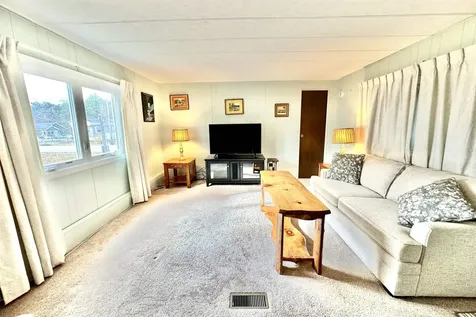 5 Plainfield Lane Nashua NH 03062