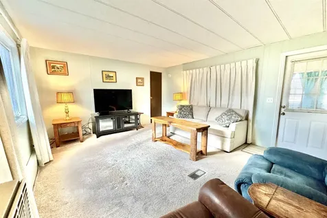 5 Plainfield Lane Nashua NH 03062