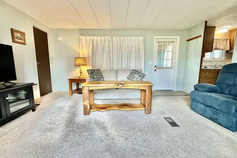 5 Plainfield Lane Nashua NH 03062