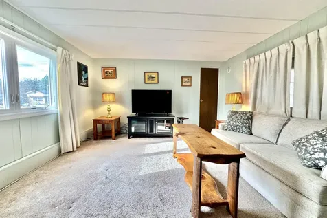 5 Plainfield Lane Nashua NH 03062