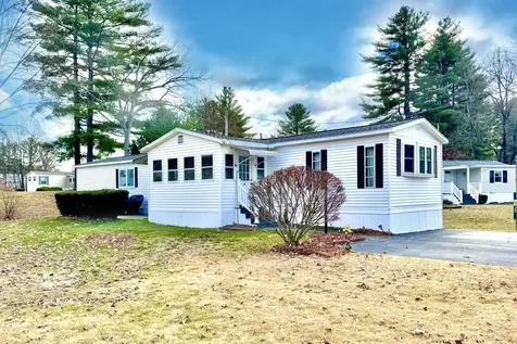 5 Plainfield Lane Nashua NH 03062