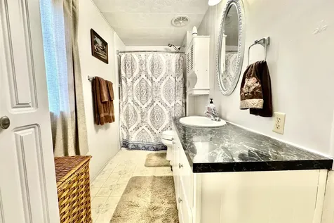 5 Plainfield Lane Nashua NH 03062