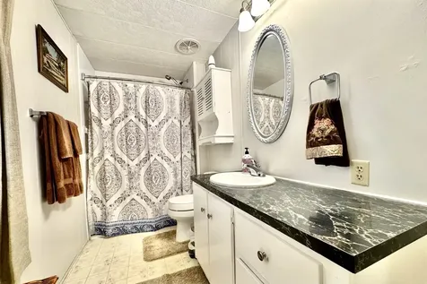 5 Plainfield Lane Nashua NH 03062