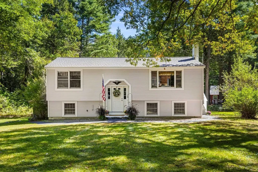 37 Baboosic Lake Road Amherst NH 03031