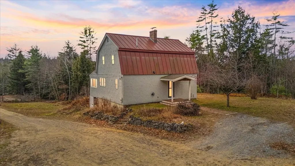 203 Old Shaker Road Loudon NH 03307