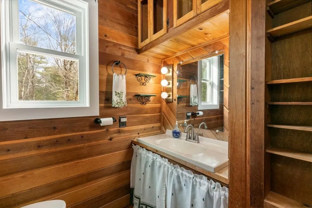 203 Old Shaker Road Loudon NH 03307