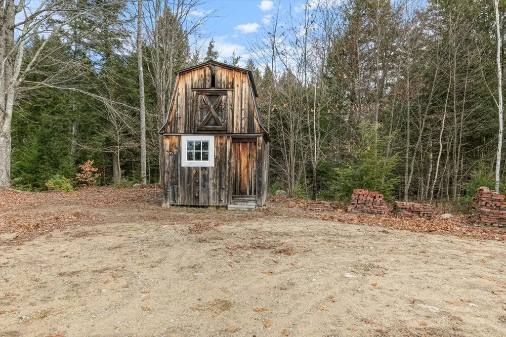 203 Old Shaker Road Loudon NH 03307