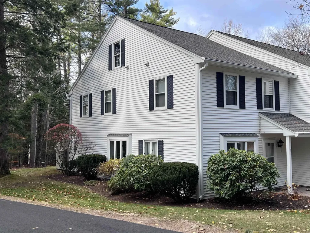33 Harbor Way Wolfeboro NH 03894