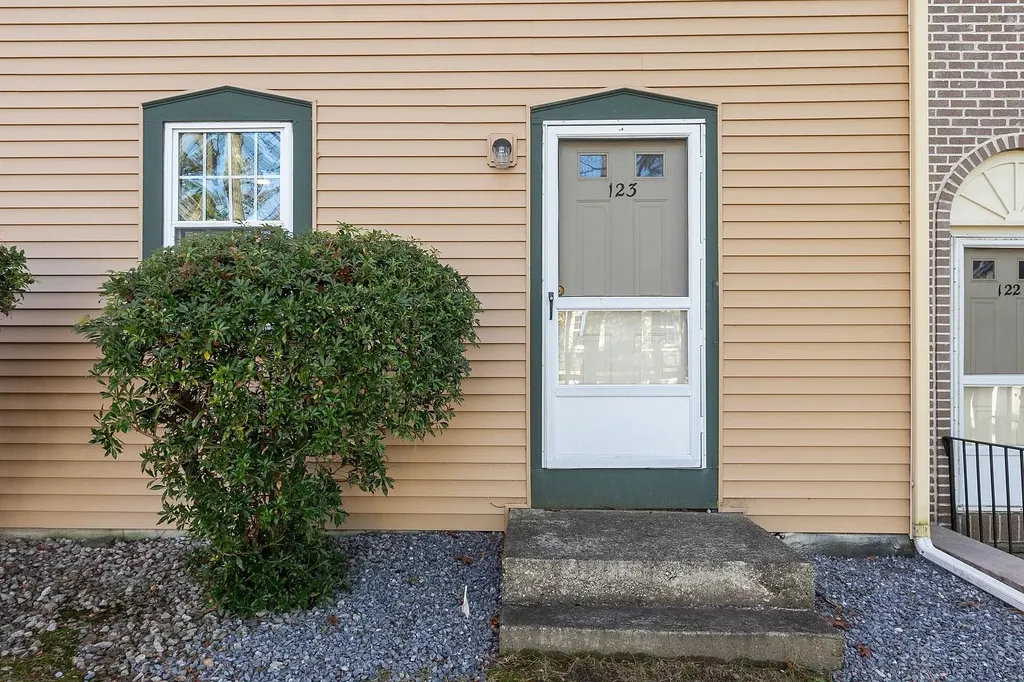 123 Cannongate Iii Road Nashua NH 03063