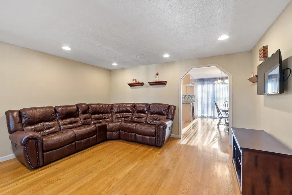 123 Cannongate Iii Road Nashua NH 03063