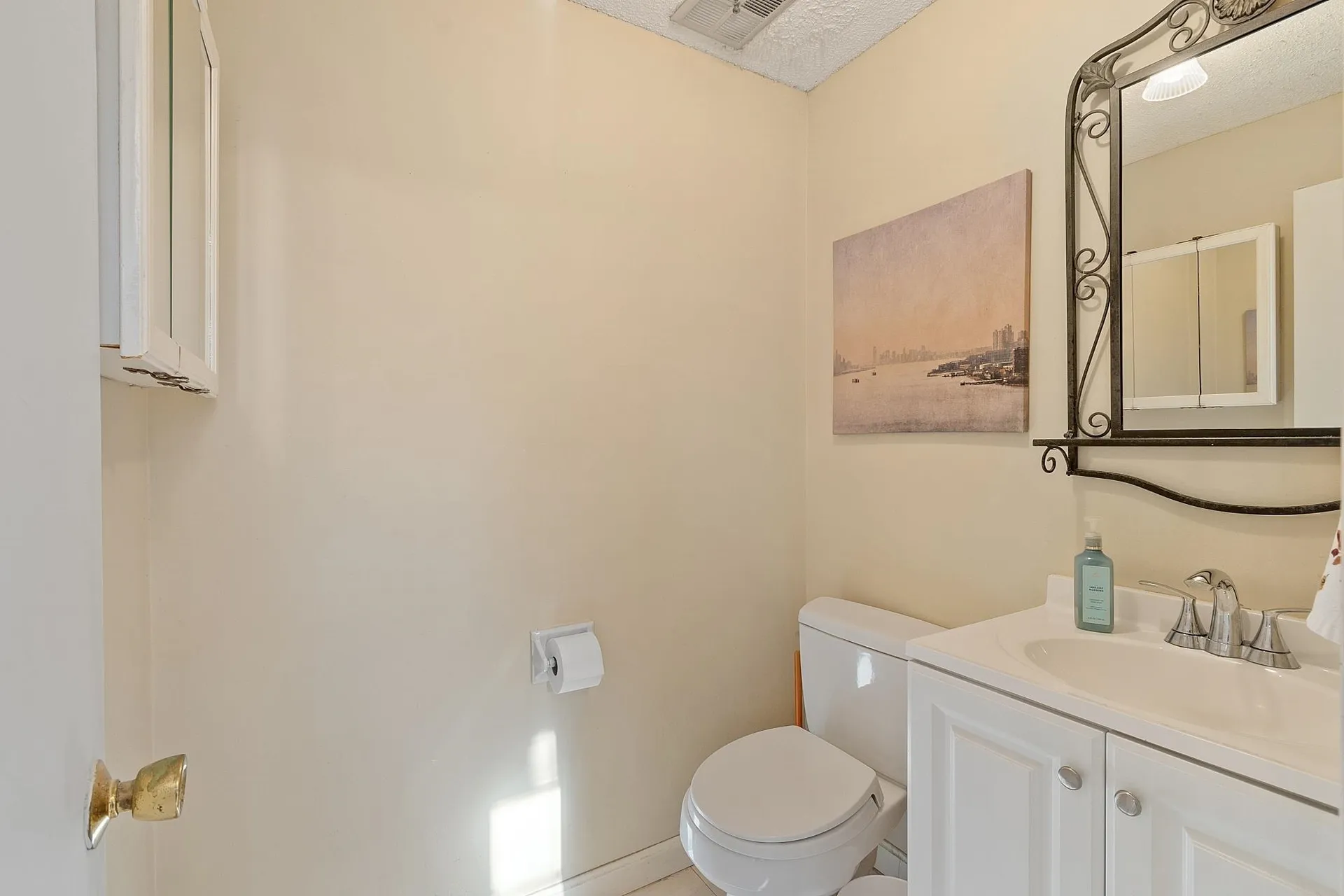 123 Cannongate Iii Road Nashua NH 03063