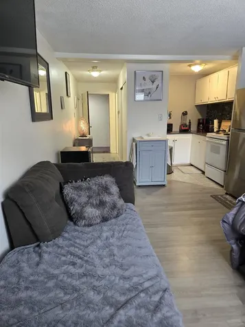 2 Silvestri Circle Derry NH 03038