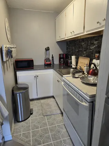 2 Silvestri Circle Derry NH 03038