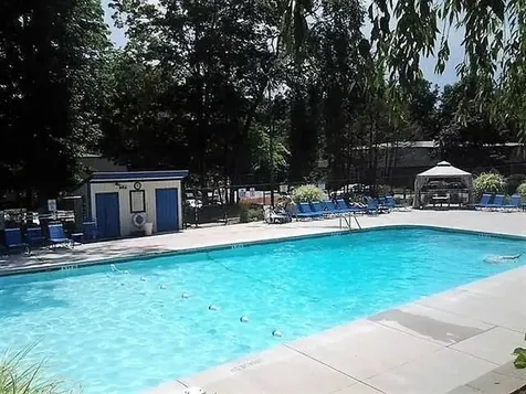 2 Silvestri Circle Derry NH 03038