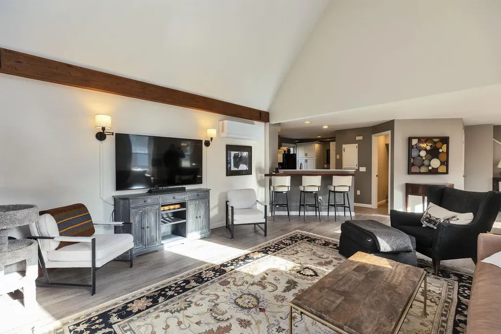 18 West Ridge Drive Peterborough NH 03458