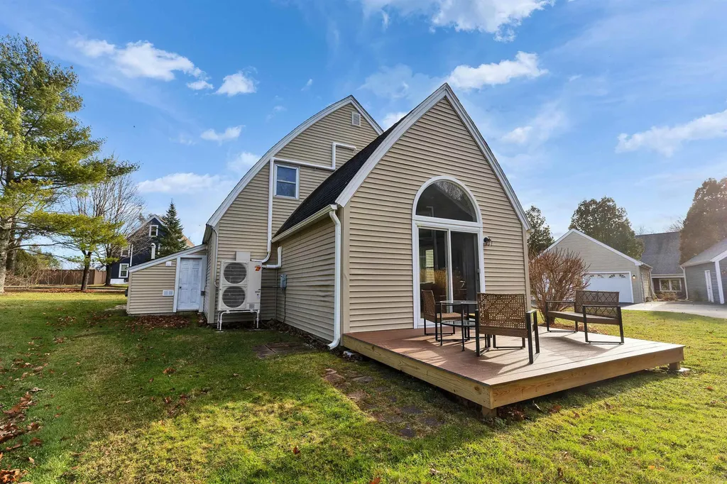 18 West Ridge Drive Peterborough NH 03458