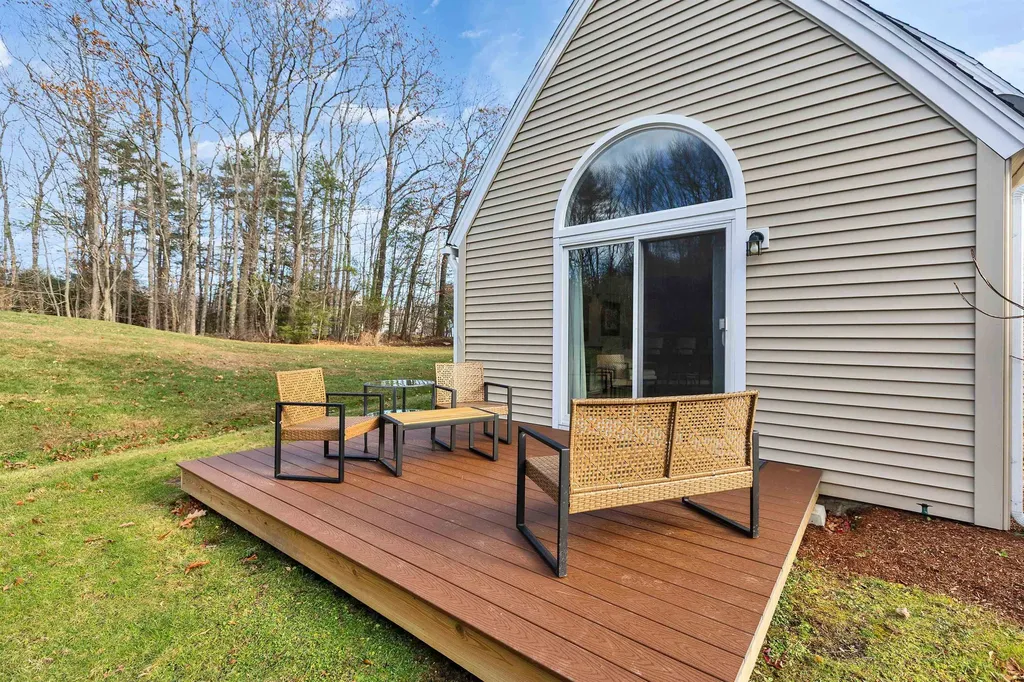 18 West Ridge Drive Peterborough NH 03458