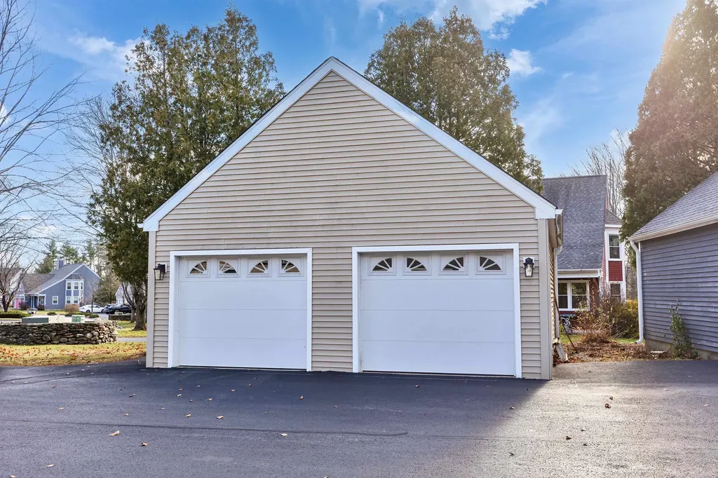 18 West Ridge Drive Peterborough NH 03458