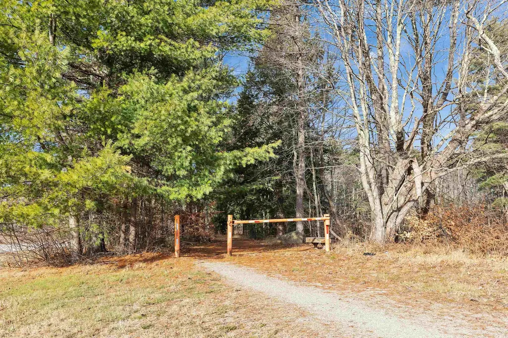 18 West Ridge Drive Peterborough NH 03458