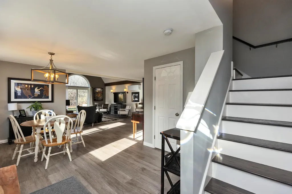 18 West Ridge Drive Peterborough NH 03458