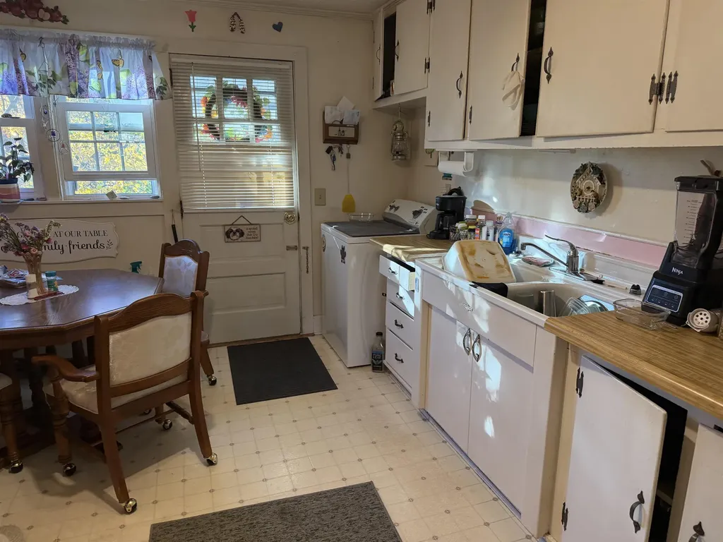 5 Pleasant Street Bristol VT 05443