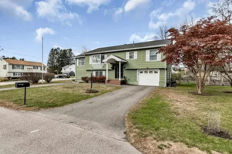 14 Tessier Street Hudson NH 03051