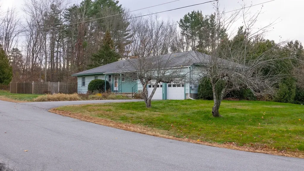 38 Woodwell's Garrison Road Hopkinton NH 03229