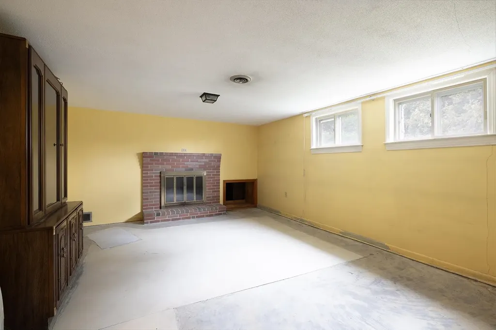 38 Woodwell's Garrison Road Hopkinton NH 03229