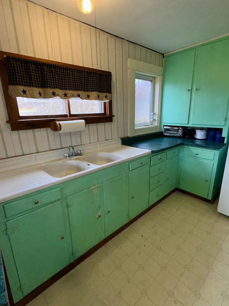 2652 Vt Route 133 Pawlet VT 05761