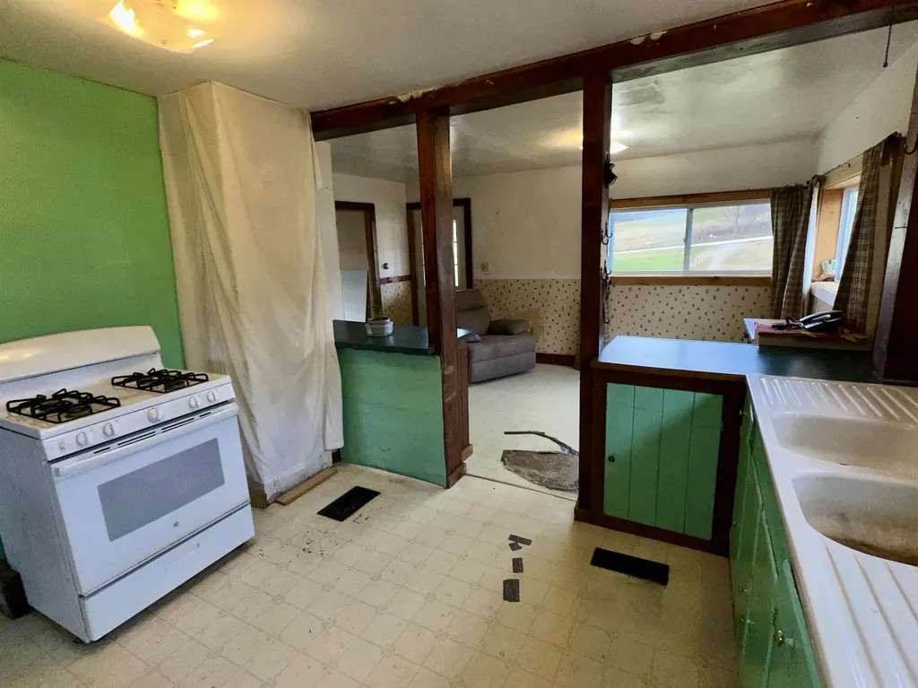 2652 Vt Route 133 Pawlet VT 05761