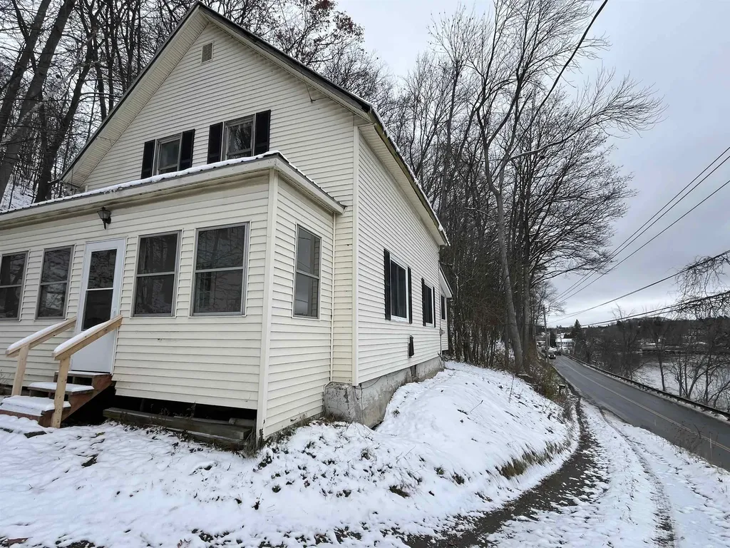 428 Coventry Street Newport City VT 05855