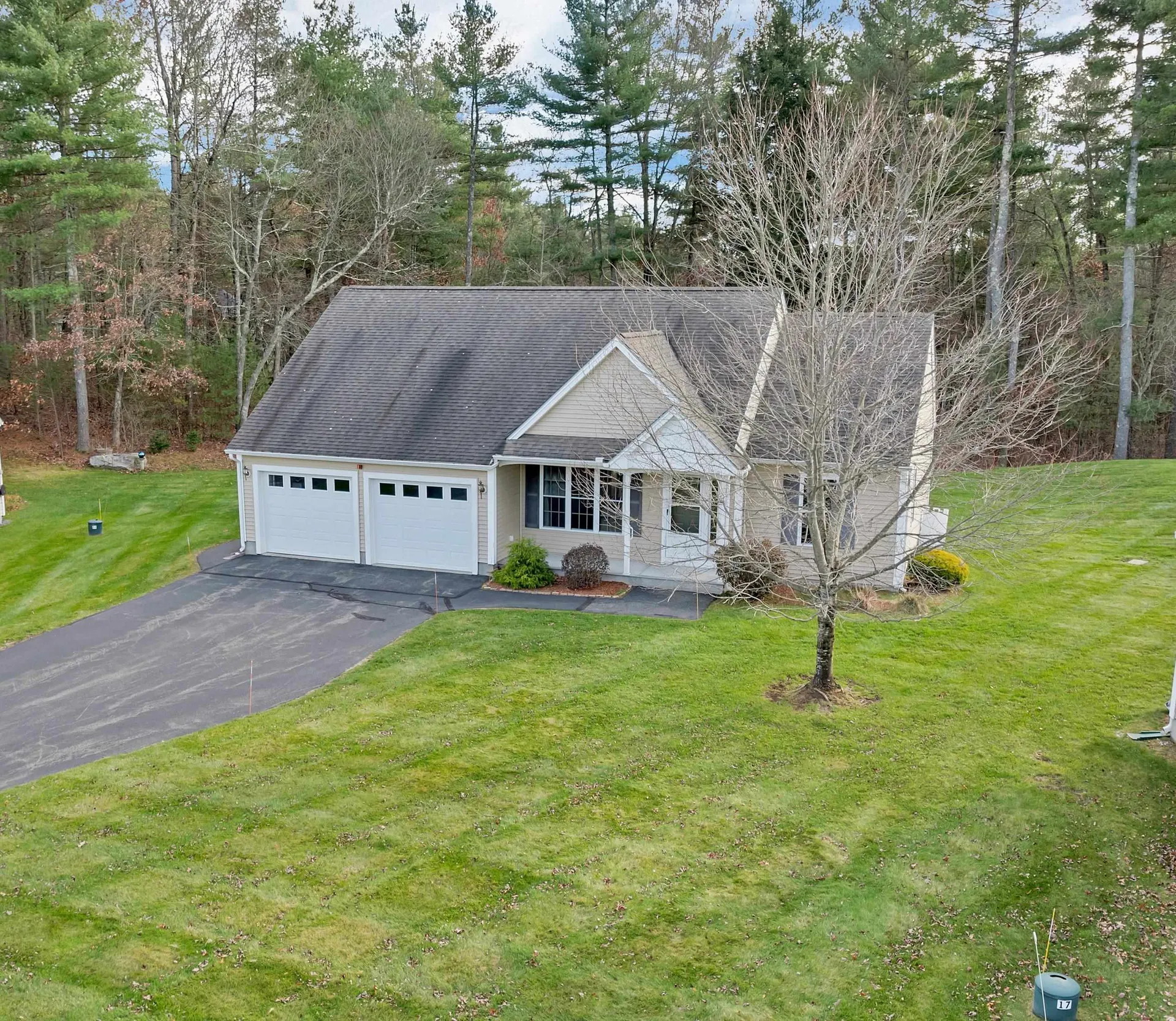 19 Dixon Drive Litchfield NH 03052