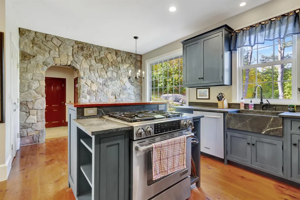 810 Quarry Road Chester VT 05143