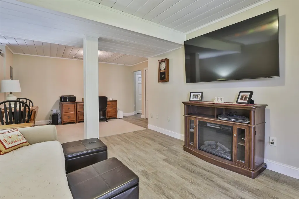 5B Mustang Court Goffstown NH 03045