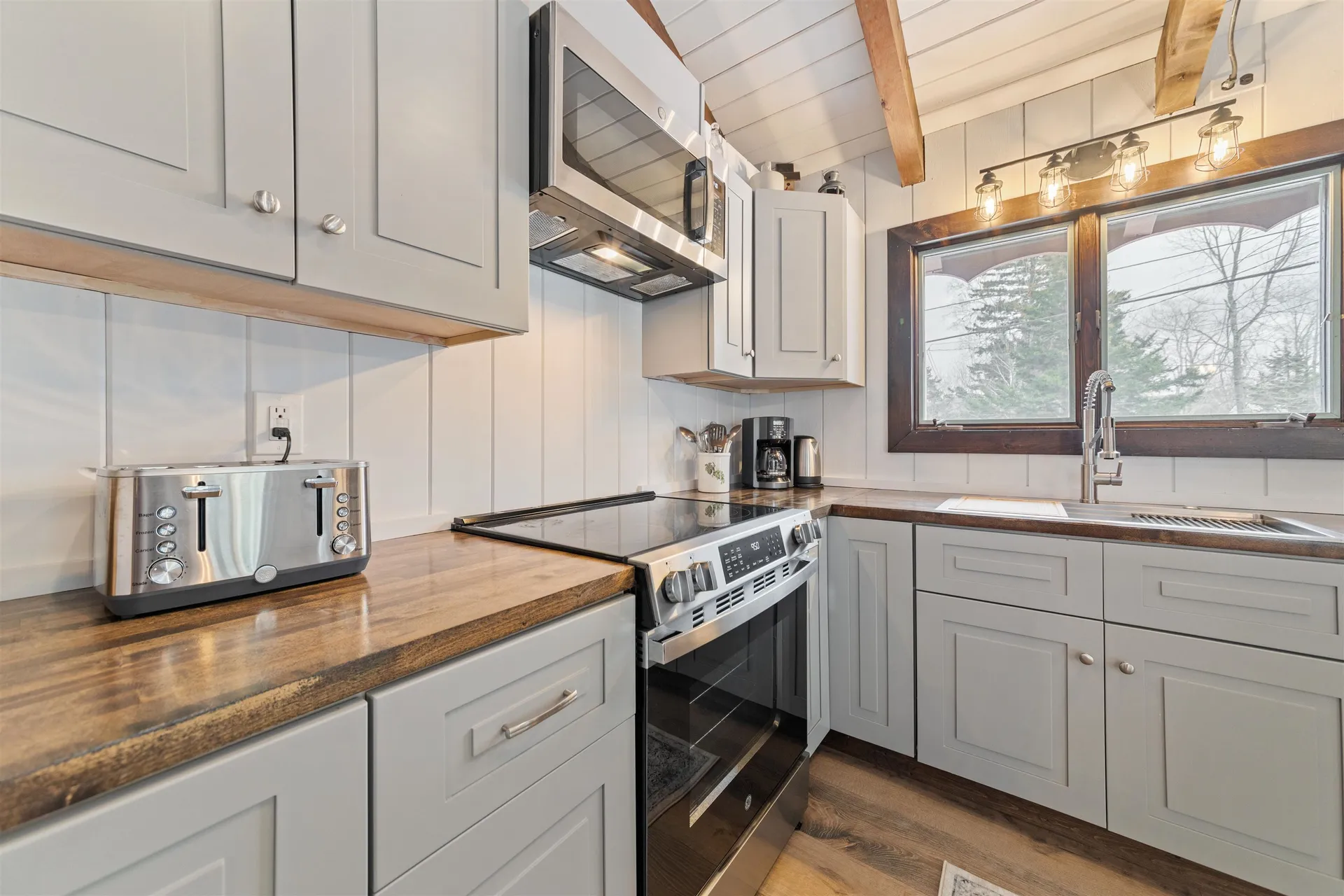 261 Handle Road Dover VT 05356