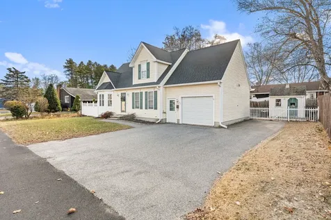 63 Dexter Street Nashua NH 03060